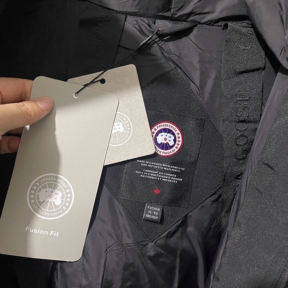 Canada Goose Men's Expedition Parka - Picture 10 of 15